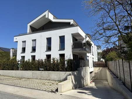 Hausansicht 2 - Erdgeschosswohnung in 59269 Beckum mit 92m² mieten