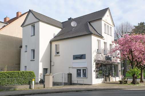 Außenansicht Außenansicht - Mehrfamilienhaus in 59269 Beckum mit 103m² kaufen