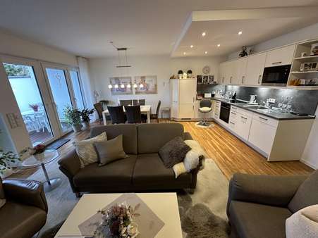 Blick ins Wohnzimmer - Etagenwohnung in 59227 Ahlen mit 107m² kaufen