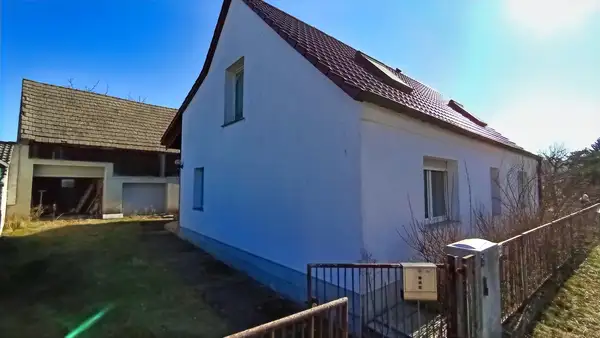 Objekt mit Nebengelass & viel Potenzial!