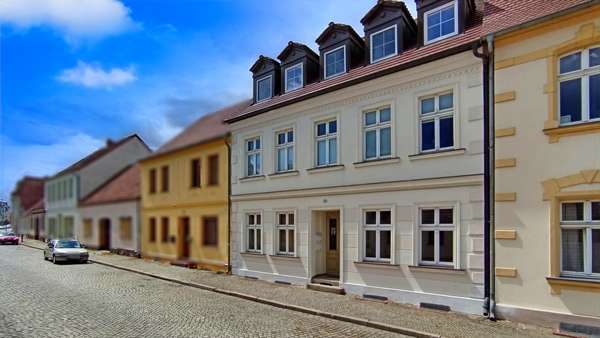 Außen 2 Außen 2 - Mehrfamilienhaus in 15890 Eisenhüttenstadt mit 258m² kaufen