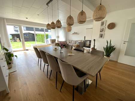 Wohnzimmer - Reihenendhaus in 52355 Düren mit 157m² kaufen