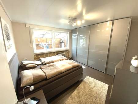 Schlafzimmer EG Schlafzimmer EG - Zweifamilienhaus in 52353 Düren mit 257m² kaufen