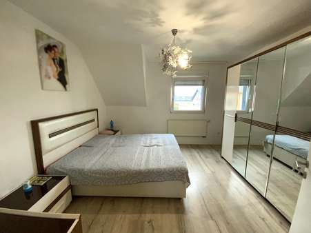 Schlafzimmer1 - Doppelhaushälfte in 52353 Düren mit 102m² kaufen