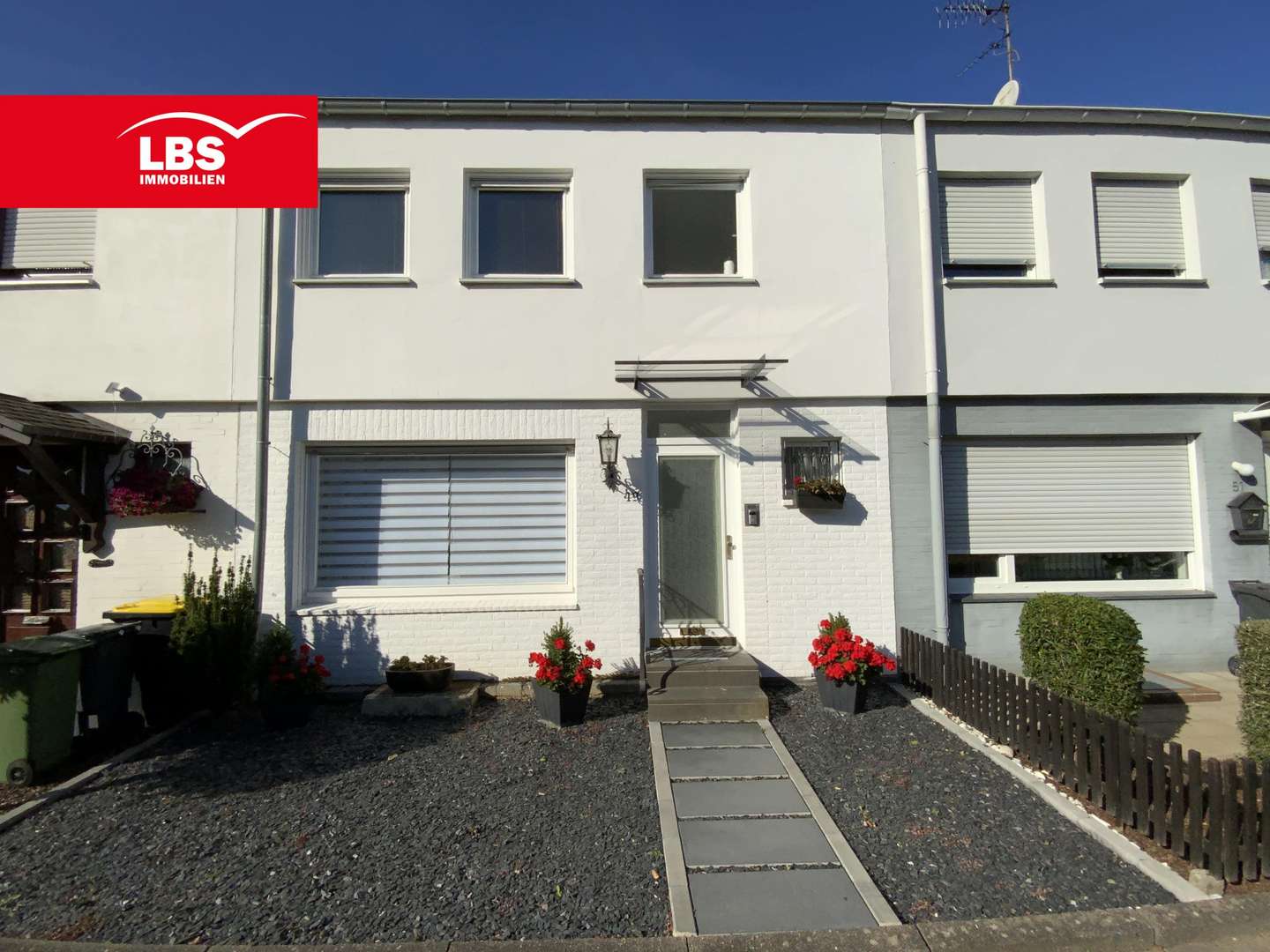 Hausansicht Hausansicht - Reihenmittelhaus in 52353 Düren mit 92m² kaufen