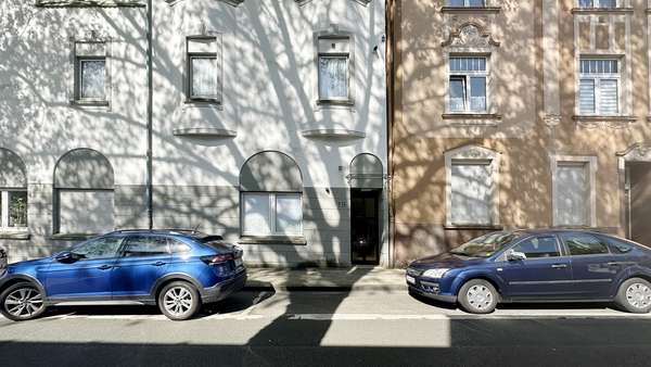 Straßenansicht - Etagenwohnung in 45276 Essen mit 112m² kaufen