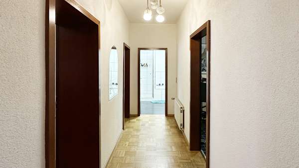 Flur - Etagenwohnung in 45276 Essen mit 112m² kaufen