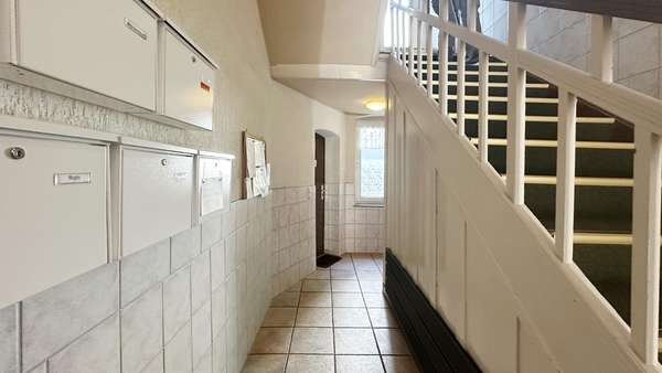 Treppenhaus - Etagenwohnung in 45276 Essen mit 112m² kaufen