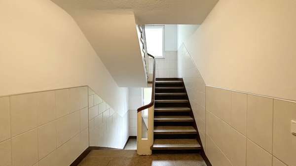 Treppenhaus Treppenhaus - Etagenwohnung in 45329 Essen mit 57m² kaufen