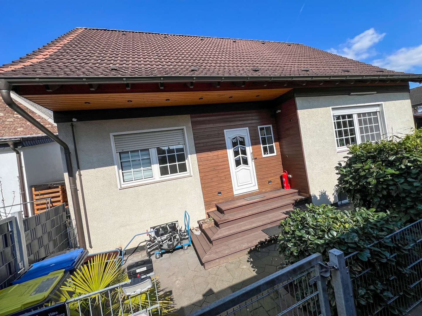 Hausansicht - Einfamilienhaus in 41517 Grevenbroich mit 120m² kaufen
