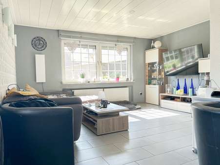 Wohnzimmer - Einfamilienhaus in 41517 Grevenbroich mit 120m² kaufen