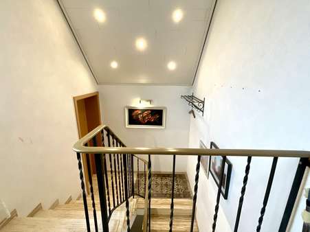 Treppenhaus OG - Doppelhaushälfte in 41189 Mönchengladbach mit 157m² kaufen