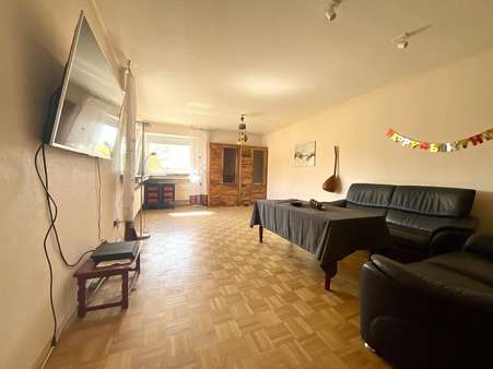 Wohnzimmer - Doppelhaushälfte in 41189 Mönchengladbach mit 157m² kaufen