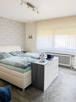 Schlafzimmer EG - Zweifamilienhaus in 41516 Grevenbroich mit 196m² kaufen