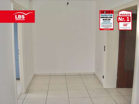 Diele Diele - Etagenwohnung in 40667 Meerbusch mit 82m² kaufen