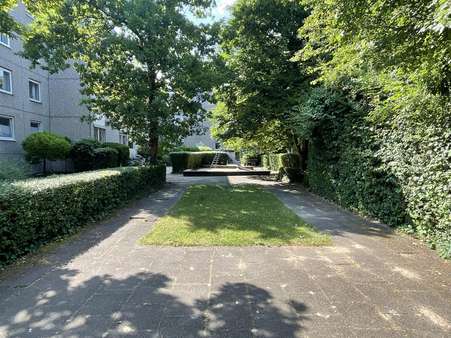 Hausansicht Hausansicht - Erdgeschosswohnung in 41564 Kaarst mit 90m² kaufen