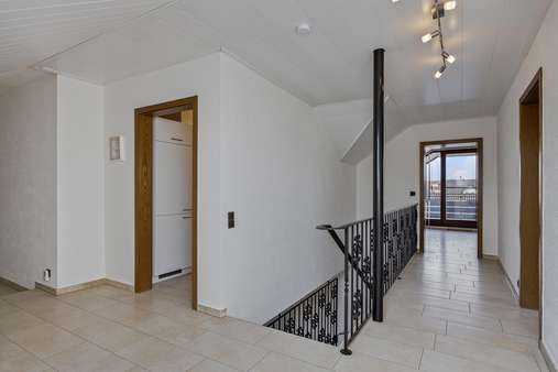 Diele ELW - Zweifamilienhaus in 53332 Bornheim mit 138m² kaufen