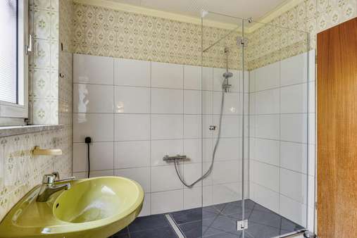 Bad mit Dusche W1 Bad mit Dusche W1 - Einfamilienhaus in 54584 Gönnersdorf mit 349m² kaufen