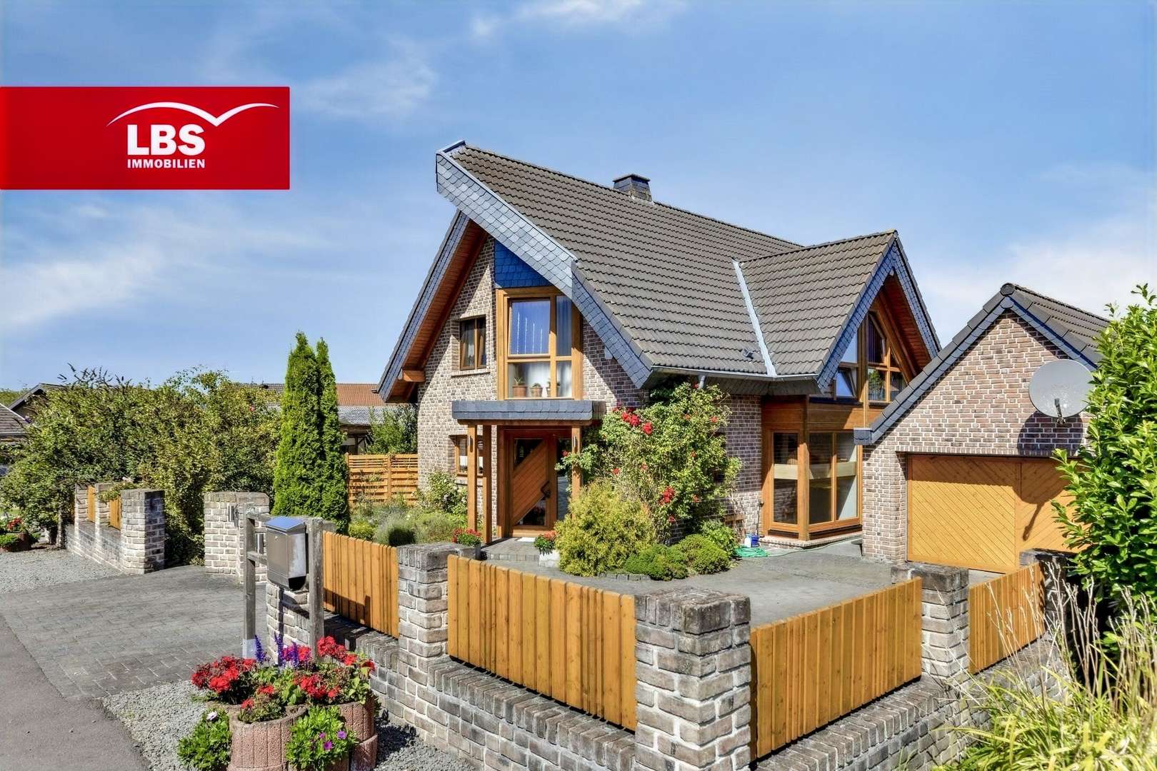 Außenansicht Außenansicht - Einfamilienhaus in 53902 Bad Münstereifel mit 165m² kaufen
