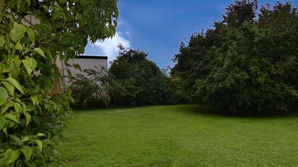 Ein einladender Garten Ein einladender Garten - Einfamilienhaus in 56294 Gappenach mit 142m² kaufen