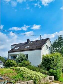 Hinteransicht - Mehrfamilienhaus in 57399 Kirchhundem mit 307m² kaufen