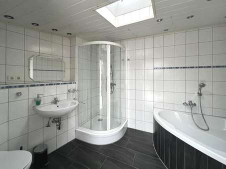 Badezimmer - Reihenmittelhaus in 41189 Mönchengladbach mit 62m² kaufen