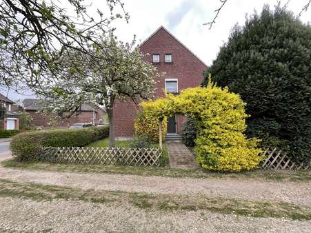 Seitenansicht - Doppelhaushälfte in 41844 Wegberg mit 150m² kaufen
