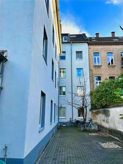 Hinten - Mehrfamilienhaus in 47799 Krefeld mit 434m² kaufen