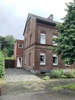 Neuwertige Doppelhaushälfte in Mönchengladbach-Dahl