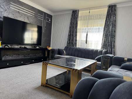 EG Wohnzimmer - Etagenwohnung in 45886 Gelsenkirchen mit 100m² kaufen