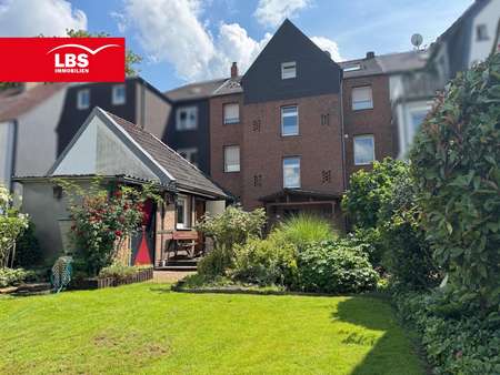Blick aus dem Garten Blick aus dem Garten - Mehrfamilienhaus in 45964 Gladbeck mit 212m² kaufen