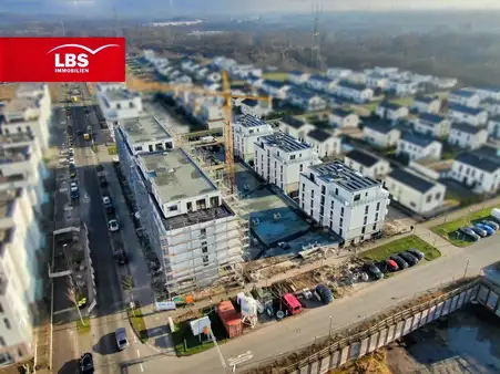 HAFENLOFT - Exklusive Erdgeschoss Wohnung mit Garten an der Marina 
