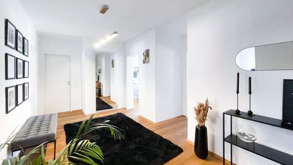 Flur - Erdgeschosswohnung in 40593 Düsseldorf mit 86m² günstig kaufen