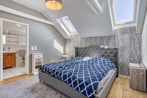 Schlafzimmer obere Ebene Schlafzimmer obere Ebene - Dachgeschosswohnung in 40235 Düsseldorf mit 105m² kaufen