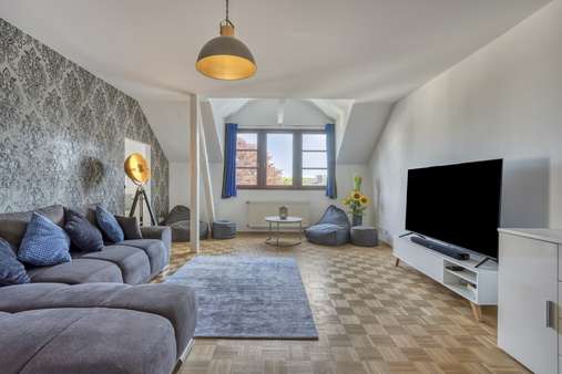Wohnzimmer - Dachgeschosswohnung in 40235 Düsseldorf mit 105m² kaufen