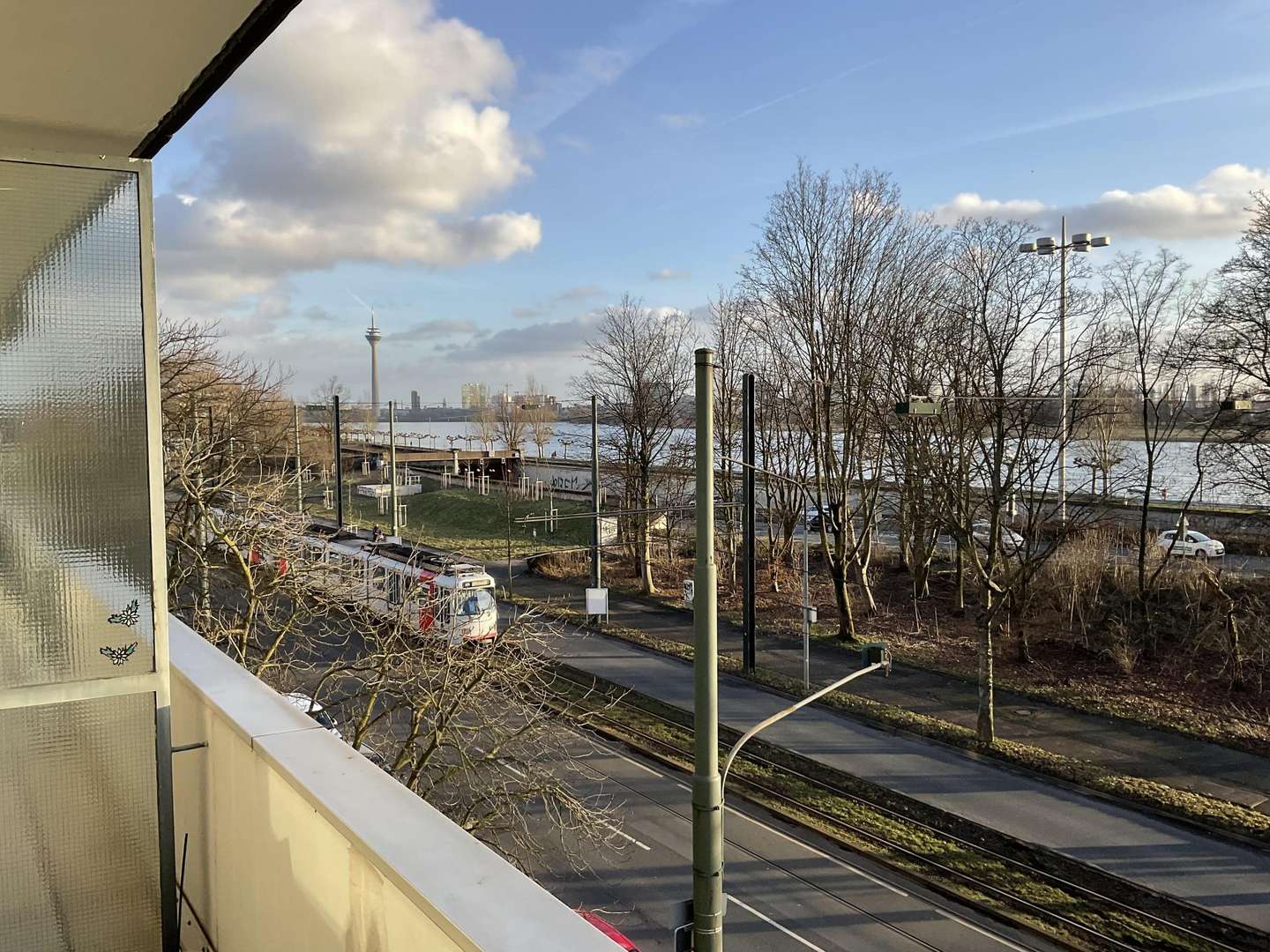 Aussicht Balkon - Etagenwohnung in 40549 Düsseldorf mit 77m² kaufen