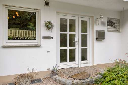 Haustür Haustür - Reihenendhaus in 33098 Paderborn mit 116m² kaufen