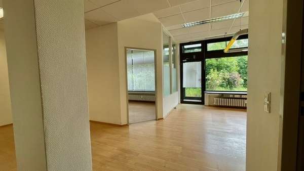 Eingangsbereich - Erdgeschosswohnung in 40470 Düsseldorf mit 103m² kaufen