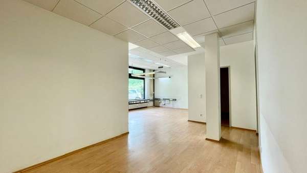 Zimmer - Erdgeschosswohnung in 40470 Düsseldorf mit 103m² kaufen