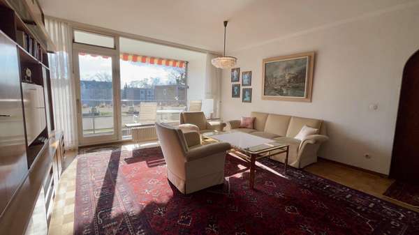 Wohnzimmer Wohnzimmer - Etagenwohnung in 40470 Düsseldorf mit 108m² kaufen