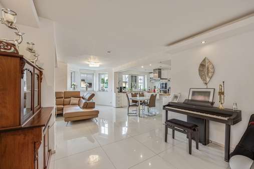 Wohnzimmer - Einfamilienhaus in 40670 Meerbusch mit 167m² kaufen
