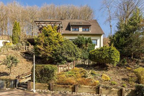 Außenansicht, Straßenseite - Mehrfamilienhaus in 58513 Lüdenscheid mit 209m² kaufen