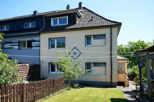 Aussenansicht - Reiheneckhaus in 58509 Lüdenscheid mit 128m² kaufen