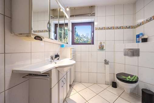 Einlieger: Tageslichtbad - Zweifamilienhaus in 58730 Fröndenberg mit 180m² kaufen