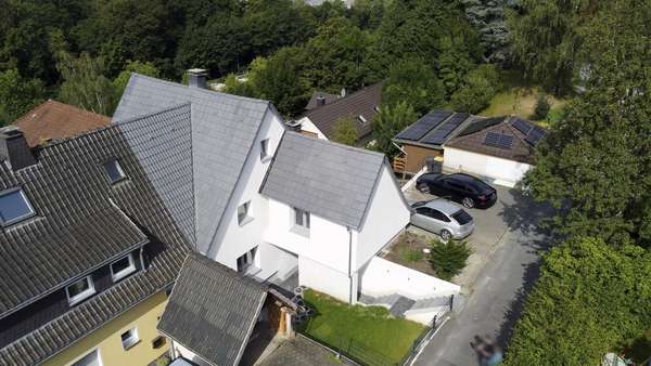 Aussenansicht  - Zweifamilienhaus in 58706 Menden mit 175m² kaufen