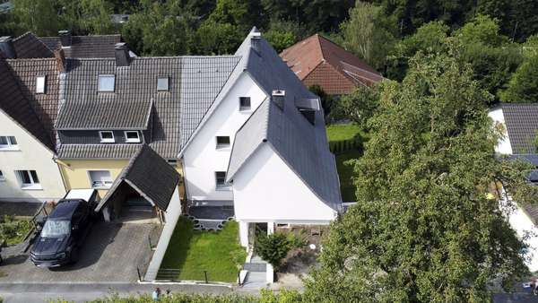 Aussenansicht  - Zweifamilienhaus in 58706 Menden mit 175m² kaufen