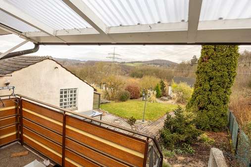 Balkon mit Blick ins Grüne - Doppelhaushälfte in 58642 Iserlohn mit 107m² kaufen