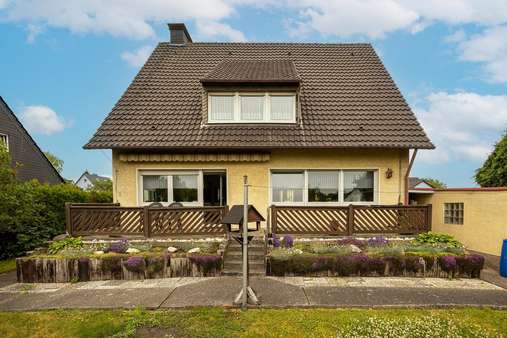 Außenansicht, Gartenseite Außenansicht, Gartenseite - Einfamilienhaus in 58708 Menden mit 177m² kaufen