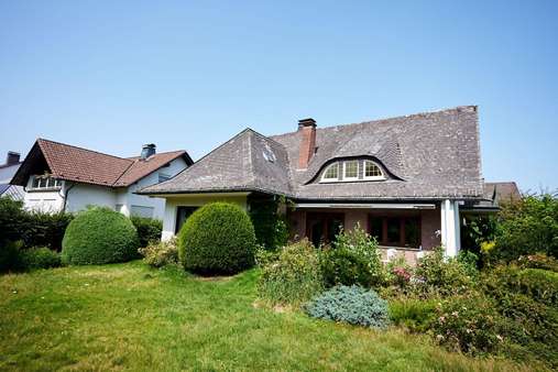 Aussenansicht - Einfamilienhaus in 59759 Arnsberg mit 175m² kaufen