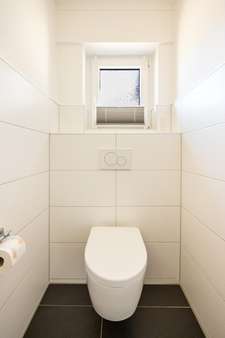 EG: Gäste-WC - Doppelhaushälfte in 58553 Halver mit 153m² kaufen